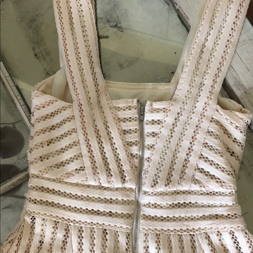 Dress 👗 - Picture 3 of 3